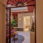 Lirium Casa Patio ゲストハウス 3*